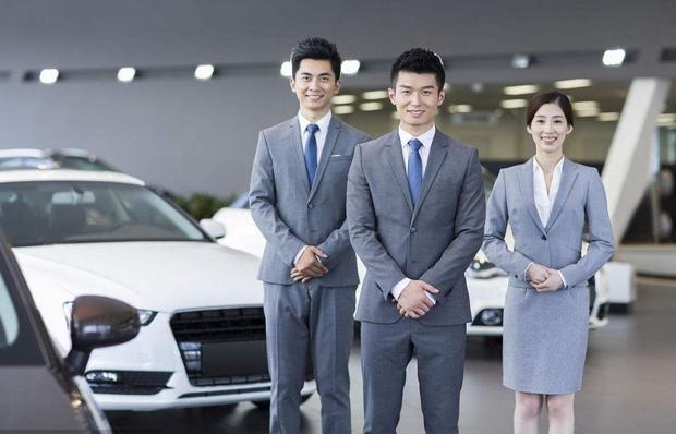 汽車銷售顧問(wèn)的多面手職責(zé) 溝通、專業(yè)與服務(wù)并重